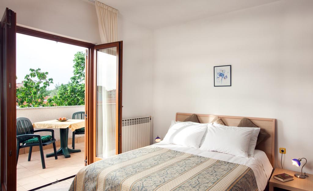 B&B Moderno Fažana Rom bilde