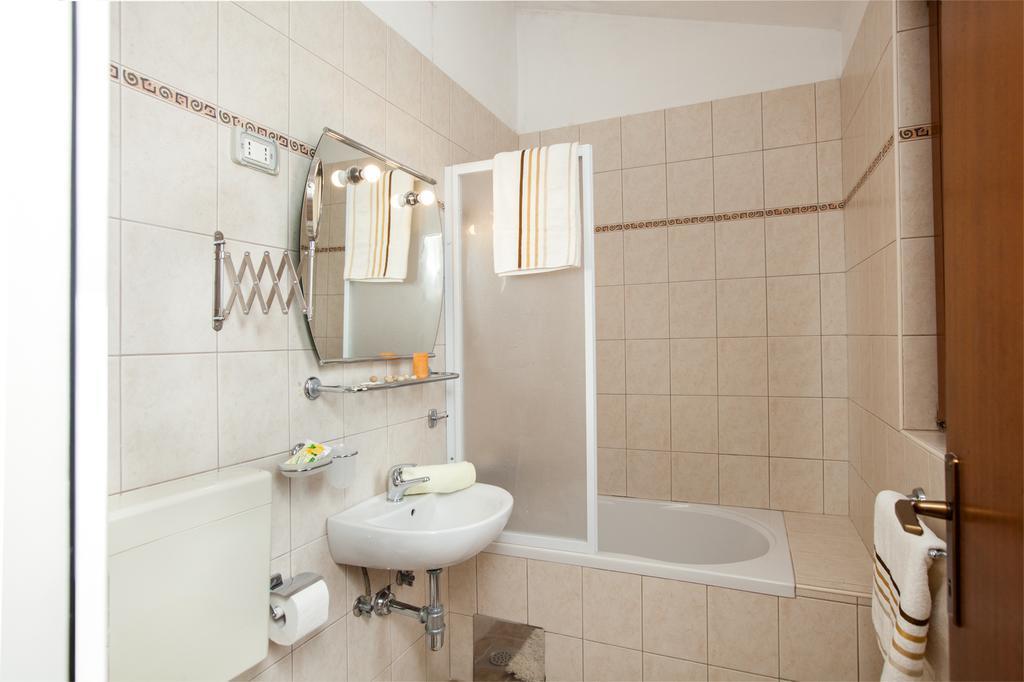 B&B Moderno Fažana Rom bilde