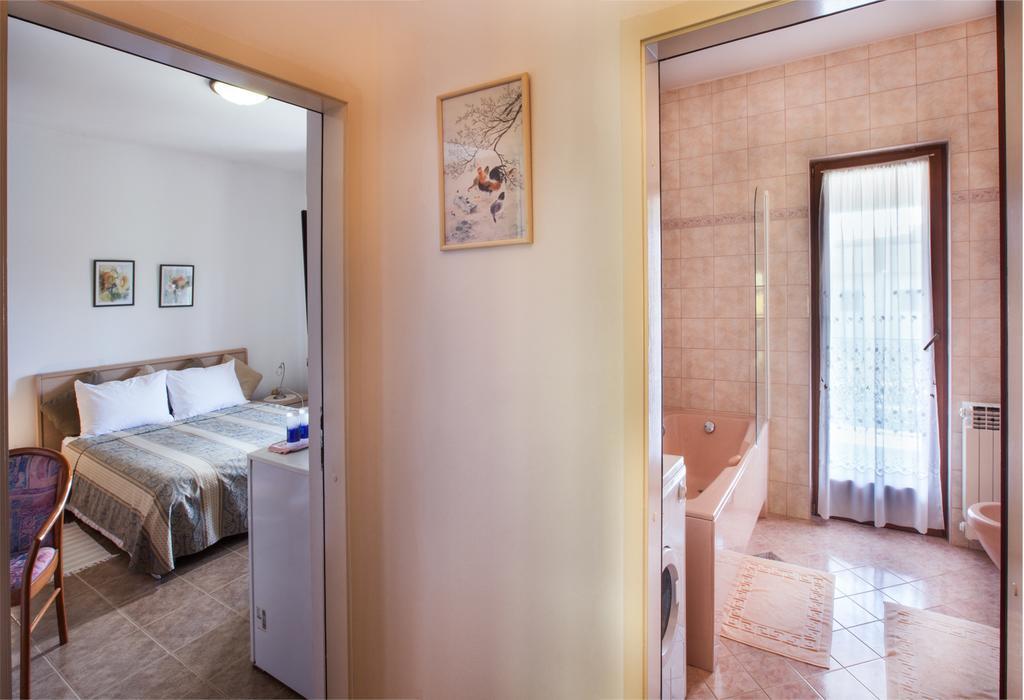 B&B Moderno Fažana Rom bilde